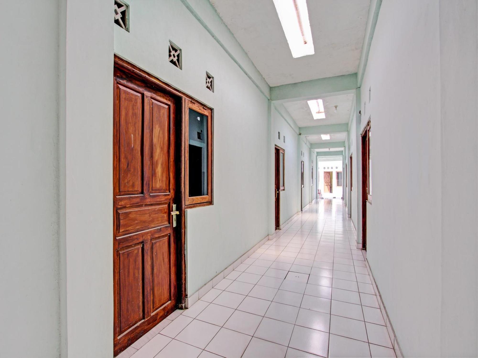 Spot On 93020 Rumah Singgah Ganjuran Bantul Εξωτερικό φωτογραφία