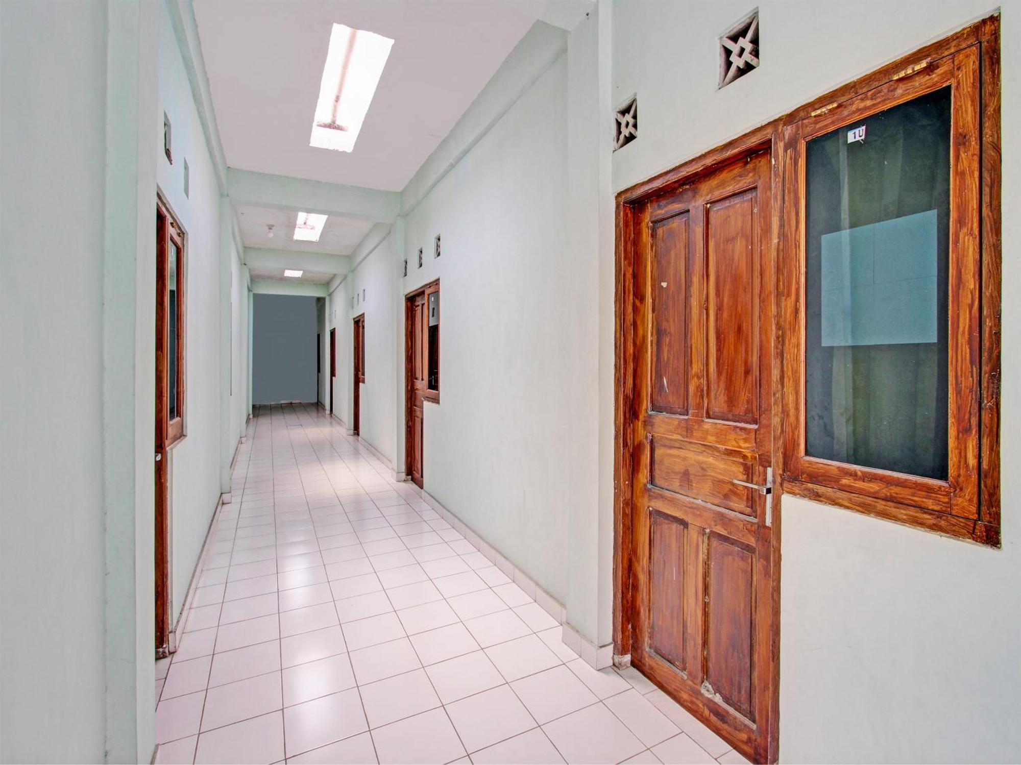 Spot On 93020 Rumah Singgah Ganjuran Bantul Εξωτερικό φωτογραφία