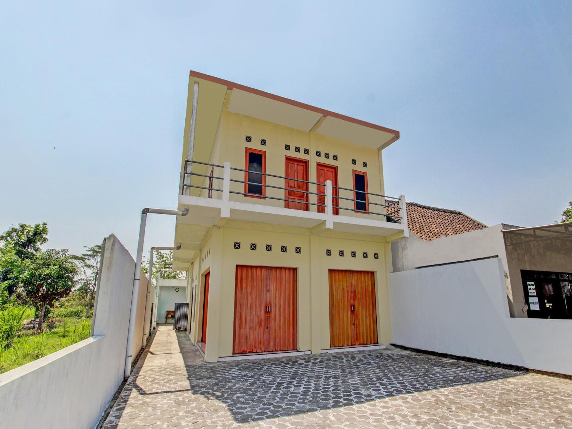 Spot On 93020 Rumah Singgah Ganjuran Bantul Εξωτερικό φωτογραφία